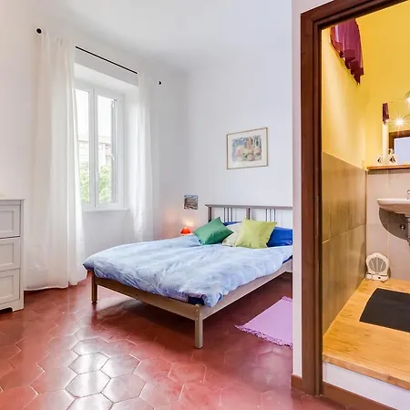 Bed & Breakfast La Piazza A Testaccio Rome